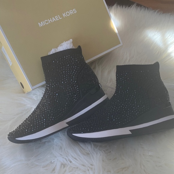 🌟MICHAEL KORS SKYLER BOOTIE🌟 - Picture 4 of 10